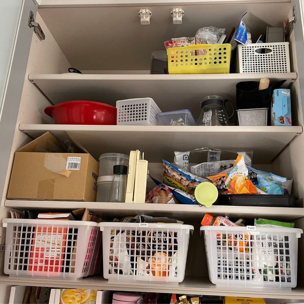 食器棚／上戸棚の様子